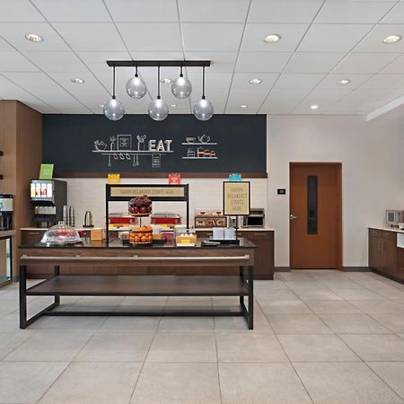 Hampton Inn By Hilton Cornwall Exterior foto