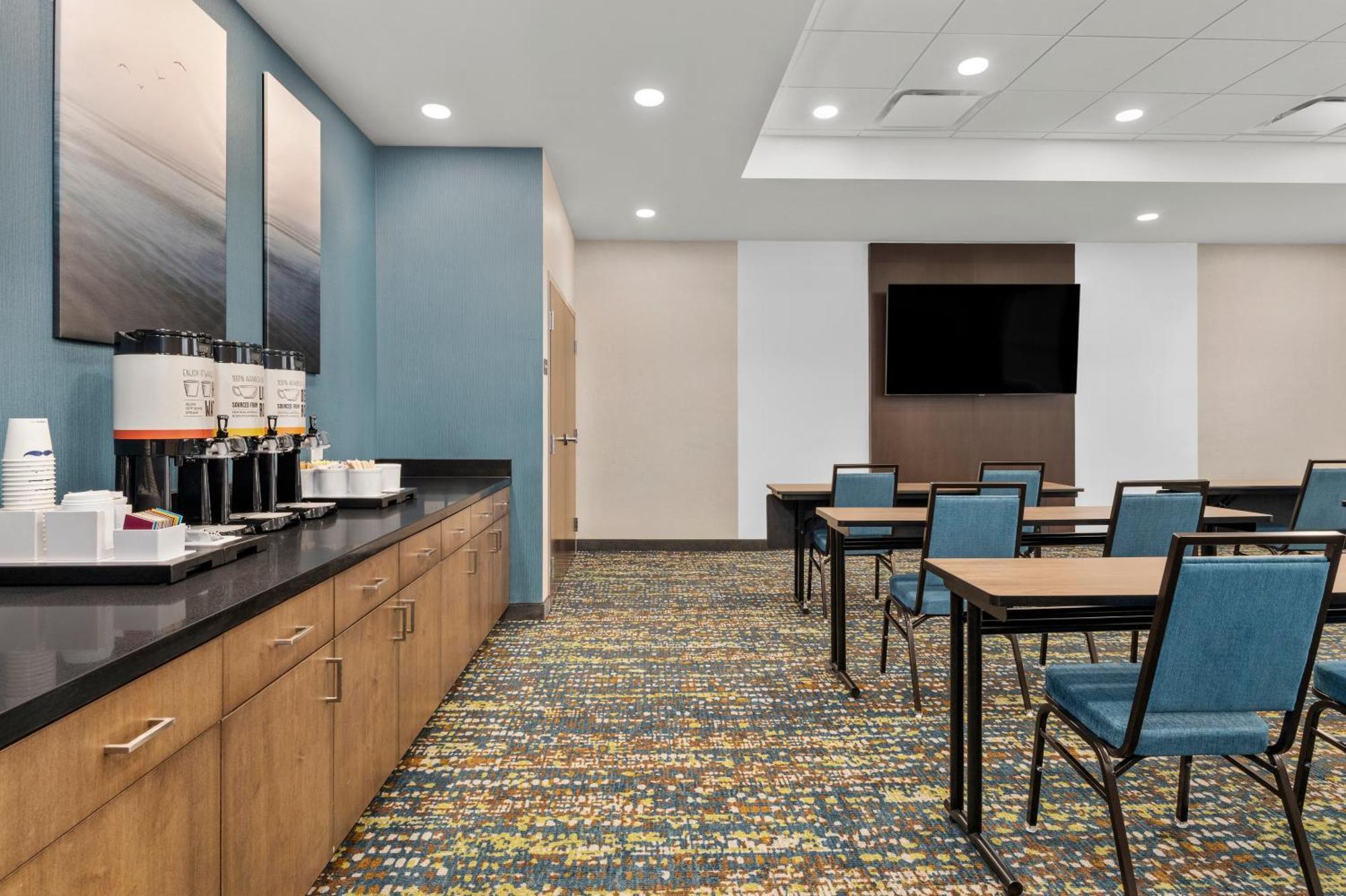 Hampton Inn By Hilton Cornwall Exterior foto
