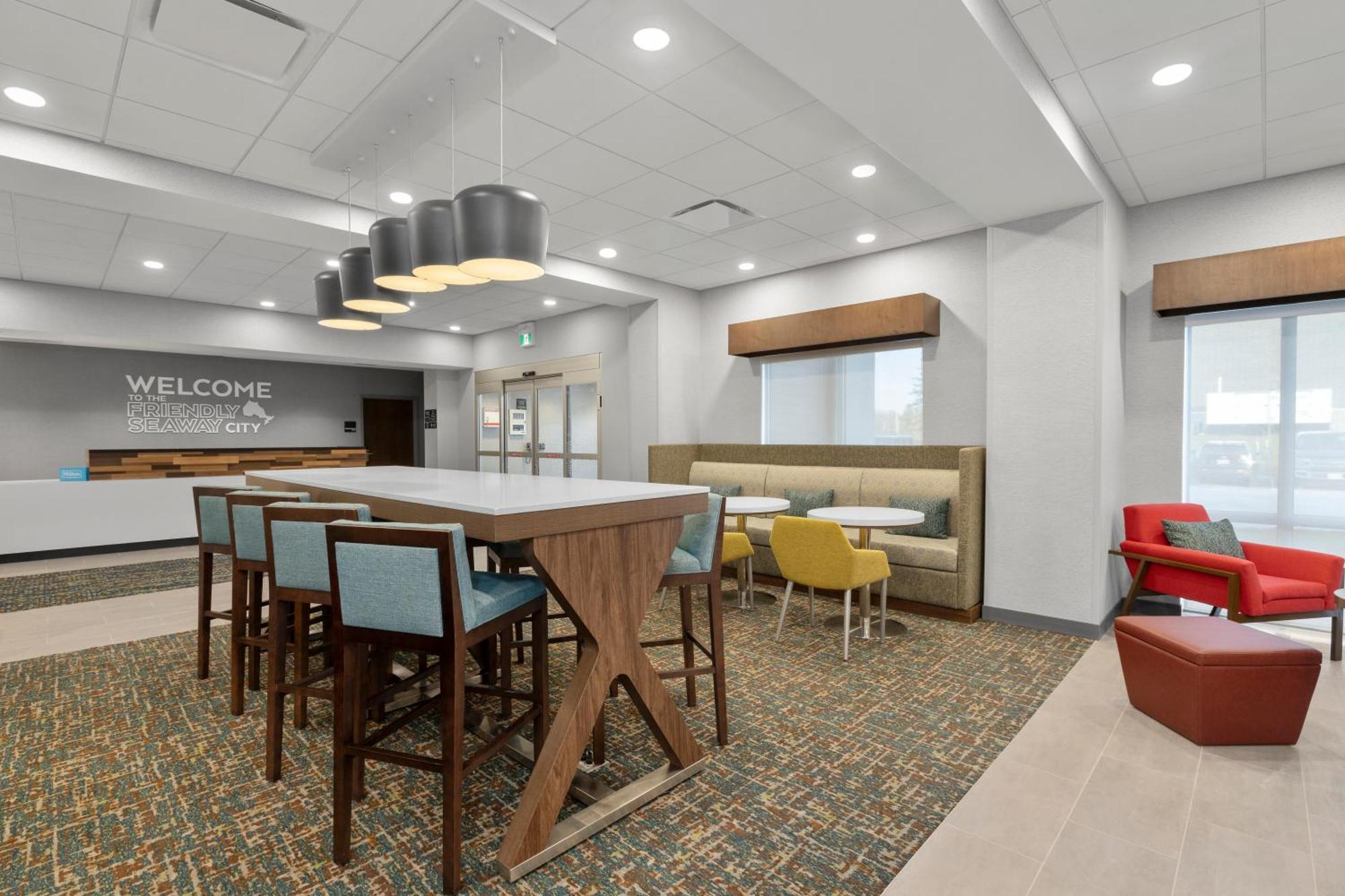 Hampton Inn By Hilton Cornwall Exterior foto